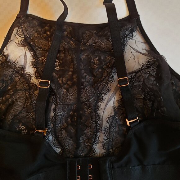 Soma Intimates and Sleepwear Crossover Lace Bralette - Size: L - Picture 14 of 16